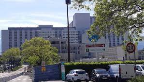 Son fonctionnement des cas confirmés d'infection au coronavirus, a indiqué. Covid 19 A Grenoble Une Circulation Active Du Virus Mais Pas De Surcharge En Reanimation
