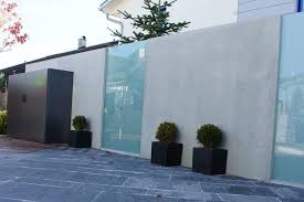 Besuchen sie uns sehr viele muster und referenzen. Vor Ungewollten Blicken Schutzen Und Zugleich Optisch Reizvoll Unterteilen Konnen Sind Anspruche An Ei Modernes Zaun Design Sichtschutz Garten Badezimmer Natur