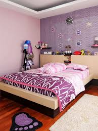 Referensi desain & model kamar anak laki laki untuk remaja, dewasa, & bayi dengan konsep minimalis, modern, mewah di tambah dekorasi menarik sebagai opsi. Desain Kamar Tidur Sederhana Minimalis