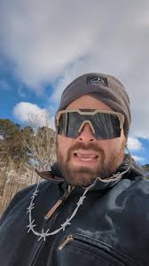 Car hooding #braymademedoit #snowday #funnycarguy #carbuilder #sledding