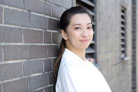 宝塚の文豪”早花まこが見つめたOGのセカンドキャリア 十人十色の中にあふれるバイタリティー - 1ページ目 - エンタメ - インタビュー  ｜クランクイン！