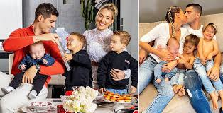 F., una distinción como máximo. Alvaro Morata E Alice Campello Festeggiano I 6 Mesi Di Edo Con I Gemelli Gossip