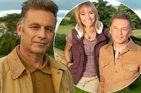 Star recalls living with asperger's syndrome as a child chris packham, 60, is a naturalist best known for presenting the bbc nature series springwatch. Chris Packham News Views Gossip Pictures Video The Mirror