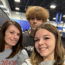 Cheesy Beef Enchilada Tortellini A hearty, flavor-packed meal that combines  seasoned beef, tender tortellini, and zesty enchilada sauce—finished with  melted cheese. It's ready in just 25 minutes and perfect for busy weeknights