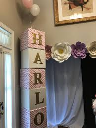 Baby S Name Spelled Out On 12x12x12 Boxes Backdrop For Pictures Baby Shower Pictures Creative Baby Shower Themes Baby Shower Inspiration
