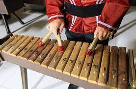Alat musik dari sulawesi selatan masuk dalam kekayaan seni dan budaya dari kawasan yang beribu kota di makassar itu. 11 Alat Musik Tradisional Sulawesi Selatan Lengkap Dengan Gambarnya Mediasiana Com Media Pembelajaran Masakini