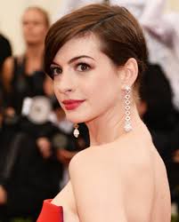 Mesmerising and fabulous hairstyles of jennifer lawrence, anne hathaway, julianne hough, vanessa hudgens, natalie portman, and many more are vividly presented to us for our own enjoyment and appreciation. Anne Hathaway News Videos Anne Hathaway Photos Vogue India