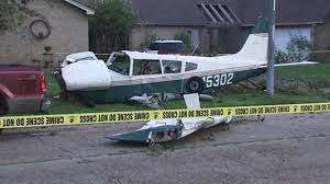 The pilot and five people aboard the plane were all killed, said sgt. Plane Crash Pilot In Texas Was On Training Flight Without Instructor Abc7 Los Angeles
