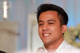 Ainan berusaha untuk belajar memasak untuk jadi isteri yang sempurna buat dr syed. Aliff Aziz Tak Seperti Didakwa Hiburan Mstar