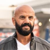 50+ perfiles de «Sakr»