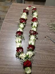 Red And White Roses With Gems For The Extra Special Wow Flower Garland Wedding Rose Garland Wedding Indian Wedding Flowers