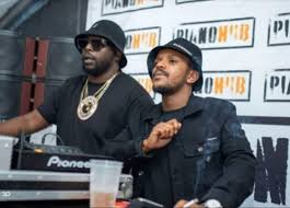 Kabza de small whose real name is kabelo motha is a 26yrs old south african house music (amapiano) producer. Kabza De Small Dj Maphorisa Z Waphi Ft Young Stunna Mp3 Download Ubetoo