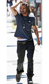 Eles Usam Jeans Colin Farrell Cool Hairstyles For Men Colin Farrell Long Hair Styles Men