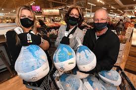 Stores like target, walmart and dick's sporting goods will be closed this year. Stop Shop Donates 2 000 Thanksgiving Turkeys Longisland Com