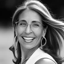 How Joan Steffend, a former KARE 11 anchor and HGTV Superstar, is reacting  to suddenly going viral.