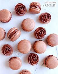 Macarons Au Chocolat Version Facile Ganache Simple Recette Macaron Facile Macaron Chocolat Recette Macaron