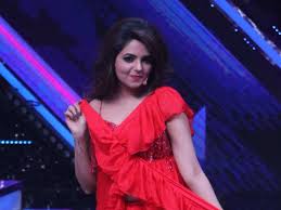 Sugandha mishra and #maniesh paul's super comical act during the 16th indian television awards 2016 sugandha mishra's stand up comedy makes the audience laugh out loud as she mimics the. Sugandha Mishra Aka Sursuri Bhabhi Is Back On Dance 5 Sports A New Look Times Of India