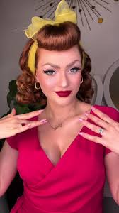 Vintage Hairstyle Mona Lisa