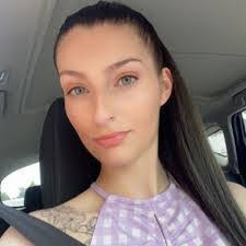 Cleo Walters's Instagram, Twitter & Facebook