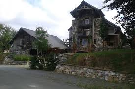 La Maison De Hary Cot Bistrot Resto Unique A Deux Pas De Durbuy Presentation De La Maison House Styles House Home