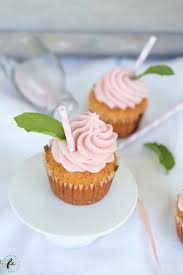 Erdbeer Milchshake Cupcakes Mit Erdbeer Buttercreme Rezept Erdbeer Milchshake Cupcakes Erdbeer Buttercreme