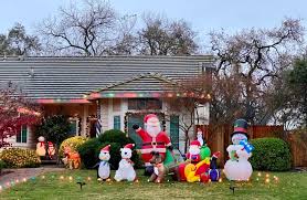 Huge sale on inflatable yard decorations now on. 5 Safe Ways To Clean Inflatable Lawn Decorations Humeshed