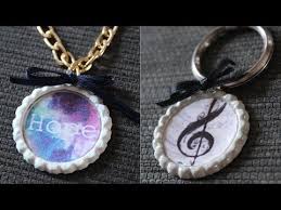 Diy Colliers Ou Porte Cles A Base De Capsules De Bouteilles Porte Cle Capsules De Bouteilles Capsule