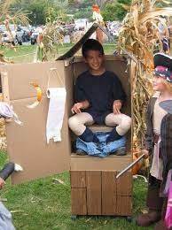 Porta Potty Homemade Costume Clever Halloween Clever Halloween Costumes Halloween Costume Contest