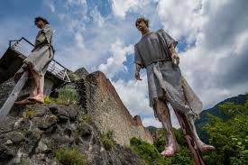 Cetatea poienari este un monument deosebit de important pentru întreaga ţară. Cetatea Poenari Unde Se AflÄƒ È™i Cum Ajungem CÄƒlÄƒtorii Divertisment Unica Ro