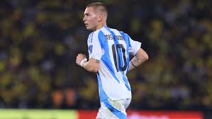 Argentina le da el 10 de Messi a Mastantuono en el partido contra Ecuador