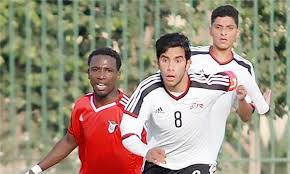 منتخب العرق قد انهي دور المجموعات بتحقيق المركز الاولي من المجموعة الاولي بعد ان تمكن من تحقيق الفوز في مباريتين والتعادل في مباراة بدون اي خساره الى الان في بطولة كأس. Ù…Ù†ØªØ®Ø¨ Ù…ØµØ± Ø§Ù„Ø£ÙˆÙ„Ù…Ø¨ÙŠ ÙŠØ³ØªØ¨Ø¹Ø¯ Ù†Ø§ØµØ± Ù…Ø§Ù‡Ø± Ù…Ù† Ø±Ø­Ù„Ø© ØªÙˆÙ†Ø³ Easy Reader