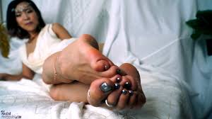 Goddess Feet Worship – AIKO MOE  AIKODOLL  AIKOPRINCESS – MP4 – FemDom HD