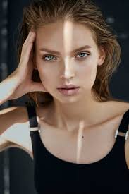 RENEE BERGERModel RENEE BERGER