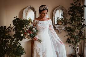 Nuestro estilo de trabajo se aleja mucho de la fotografía y vídeo de boda con posados artificiales. Manuel Fijo Fotografo De Bodas Ecija Sevilla Cordoba Cadiz