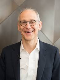 EPISODE 1: REINVENTING.SCHOOL with Howard Blumenthal