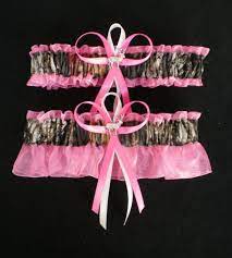 Mossy Oak Hot Pink Plus Size Wedding Garter Set Camouflage Etsy Pink Camo Wedding Wedding Garter Set Camo Wedding Decorations