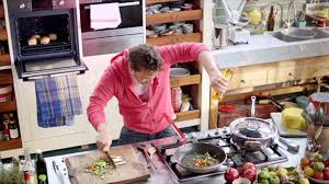 Er geht auf alltã¤gliche probleme ein, die jeder. Jamie Oliver S 15 Minute Meals Trailer Youtube