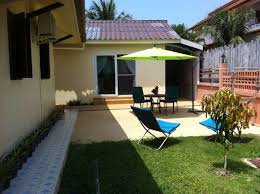 luxueuse maison avec piscine jardin et terrasse prives a nai harn phuket tripadvisor nai harn location de vacances