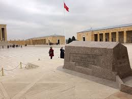 İsmet bey, 1916'nın yaz aylarında bir süre çarpışmaları yönetti. Tomb Of Ismet Inonu Foto Makam Ataturk Anitkabir Ankara Tripadvisor