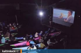 Informasi tambahan tidak semua hasil pencarian, terutama jika kata yang dicari terdisi dari 2 atau 3 huruf, akan ditampilkan semua. Bioskop Terapung Di Danau Melintang Disaksikan Dari Ketinting Gairah Baru Pariwisata Kukar