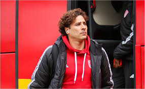 Fanáticos en Portugal explotan contra Guillermo Ochoa; "Son errores de  novato"