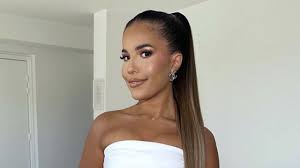 Linfluenceuse Poupette Kenza, enceinte de son troisième enfant, incarcérée  pour extorsion de fonds | Télé 7 Jours