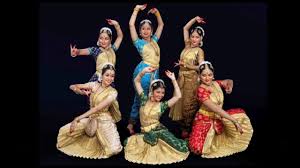 Tarian singa adalah sebahagian daripada tarian tradisional dalam adat warisan masyarakat cina, yang mana penari akan meniru pergerakan singa dengan menggunakan kostum tarian sumazau merupakan sejenis tarian tradisi rakyat sabah yang amat terkenal di sabah dan di seluruh malaysia. Jenis Jenis Tarian Di Malaysia Youtube