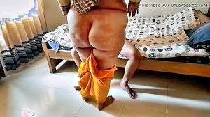 Sexy South Indian Housewife Priya Aunty Seduces A Young Guy While His  Coworkers Mother Is Around - XXXBP