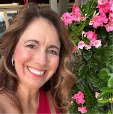 Kristin Mudd's Instagram, Twitter & Facebook