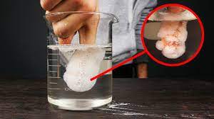 Ich suche so experimente wie styropor durch nagellack auf zu lösen oder geldschein anzünden der dann aber nicht verbrennt wegen wasser alkohol gemisch. 7 Unglaubliche Experimente Zum Nachmachen Youtube