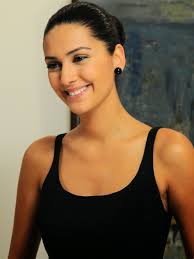 Pin By Divakar Keshri On Turkey Celebrity Hairstyles Long Hair Women Model Hair