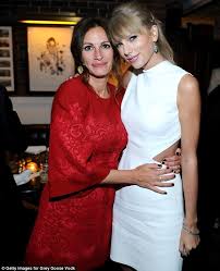 Julia roberts ex husband country singer. Taylor Swift And Julia Roberts Hold Hands And Share A Giggle As They Party Together At The Toronto Film Festival Daily Mail Online