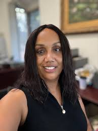 Lori Dooley's Instagram, Twitter & Facebook