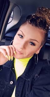 Mandy Lichtenstein's Instagram, Twitter & Facebook